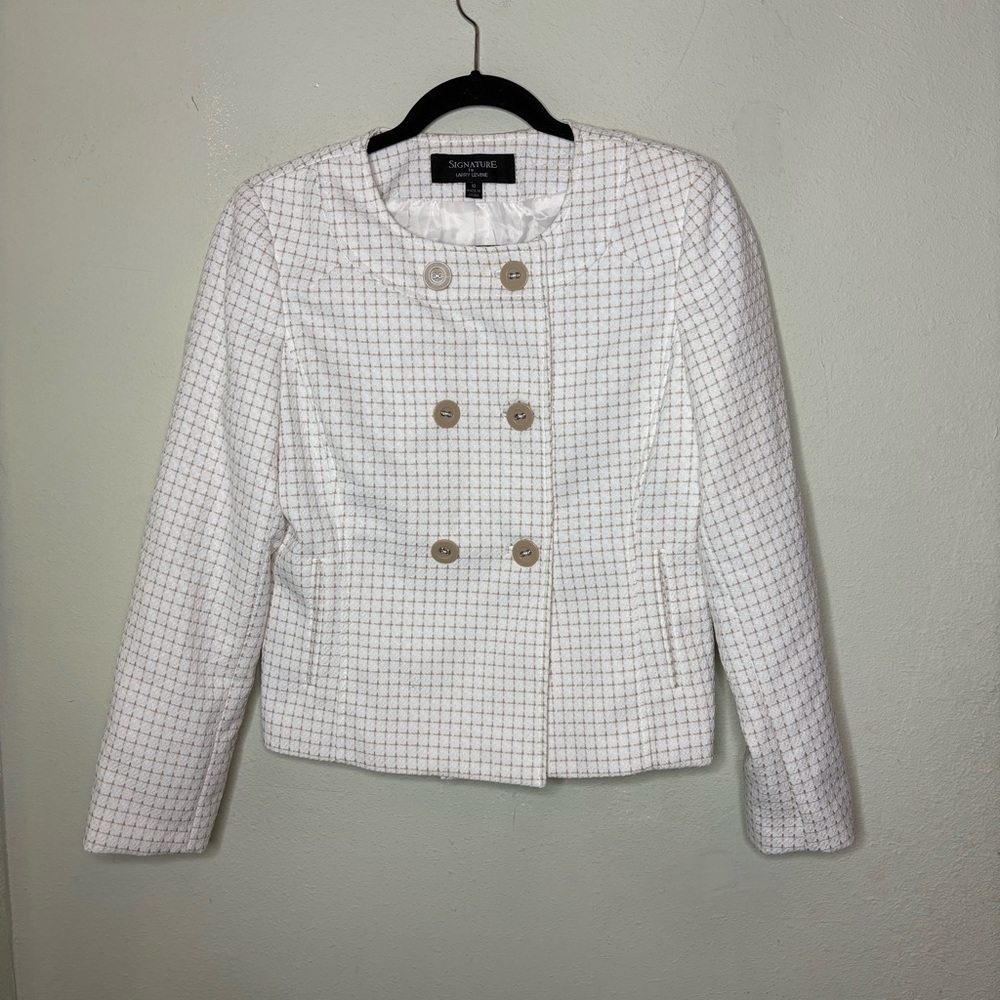 Signature by Larry Levine White Tweed Double-Breasted Blazer with Beige Buttons
